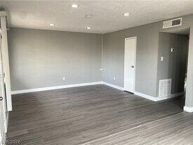 1089 E Desert Inn Rd in Las Vegas, NV - Building Photo