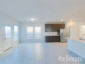 332 Marble Creek Dr in Fort Worth, TX - Foto de edificio - Building Photo