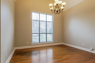 5509 Timber Leaf Trail in Bessemer, AL - Foto de edificio - Building Photo