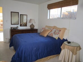 655 Pomona Ave in Coronado, CA - Foto de edificio - Building Photo