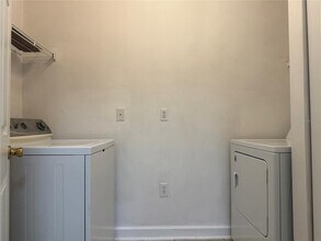 18105 Back Stretch Ln in Tampa, FL - Building Photo - Building Photo