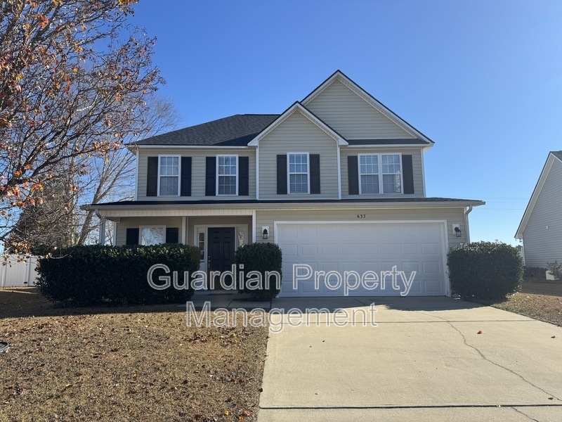 637 Fairfield Cir in Raeford, NC - Building Photo