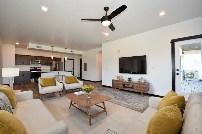 1595 N 25th Ave in Bozeman, MT - Foto de edificio