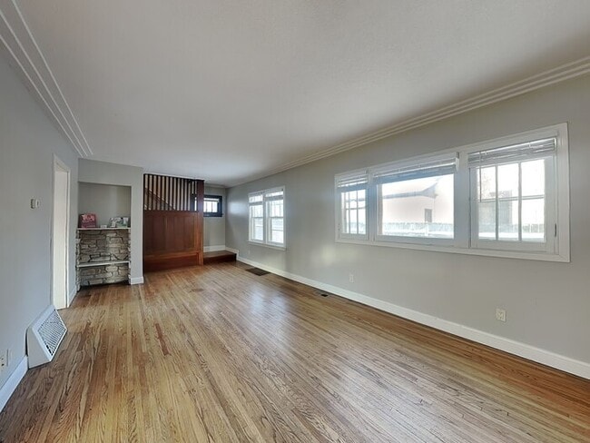 3610 Oakdale Ave N in Minneapolis, MN - Foto de edificio - Building Photo