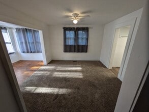 1625 S Main St, Unit B in Goshen, IN - Building Photo - Building Photo