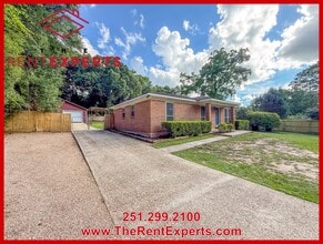 7063 Cambridge Dr in Mobile, AL - Building Photo - Building Photo