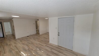 8004 N Blvd, Unit 267 in Tampa, FL - Building Photo - Building Photo