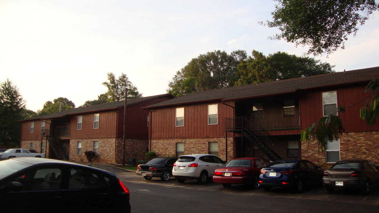 La Tierra Aparments in Texarkana, TX - Building Photo