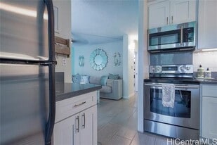 3103 Pualei Cir in Honolulu, HI - Building Photo