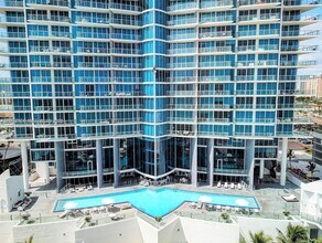 17001 Collins Ave, Unit 05 in Sunny Isles Beach, FL - Building Photo - Building Photo
