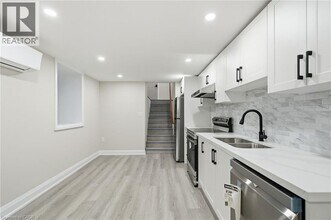 489 Cannon St E in Hamilton, ON - Building Photo - Building Photo