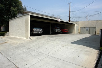 199 W Elmwood Ave in Burbank, CA - Building Photo - Building Photo