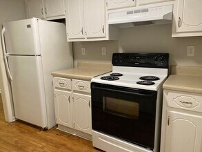 34 Commodore Cv in Jackson, TN - Building Photo - Building Photo