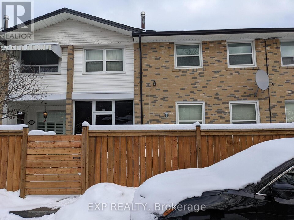 61-13UPP61 Ardglen Dr in Brampton, ON - Building Photo