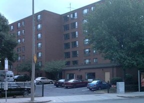 Farnsworth House Apartments