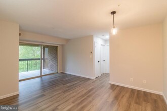 7901 Coriander Dr-Unit -302 in Gaithersburg, MD - Building Photo - Building Photo