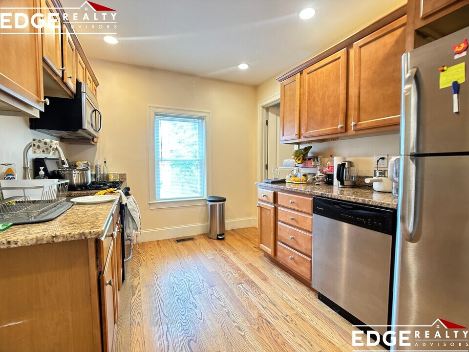 19 Chestnut Hill Ave in Boston, MA - Building Photo
