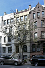 41 W 68th St in New York, NY - Building Photo - Building Photo