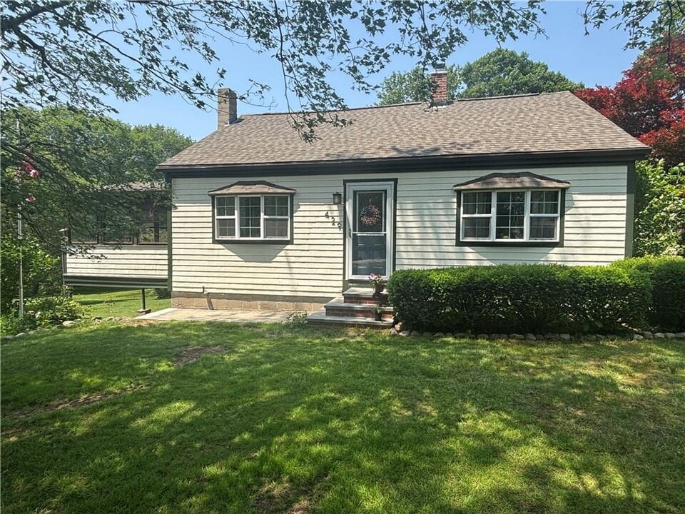 429 Central Pike in Scituate, RI - Building Photo