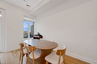 2154 W Roscoe St in Chicago, IL - Building Photo - Building Photo