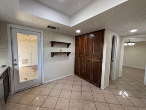 5868 Royal Rdg Dr in San Antonio, TX - Building Photo - Building Photo