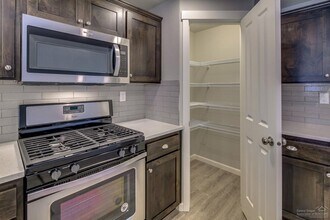 3076 NW Cedar Ave in Redmond, OR - Building Photo - Building Photo