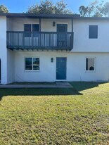 3758 Lora St in Ft. Myers, FL - Building Photo