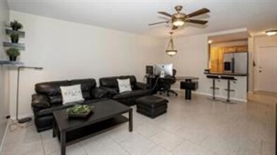 2624 NE 32nd St, Unit 109 in Fort Lauderdale, FL - Building Photo - Building Photo