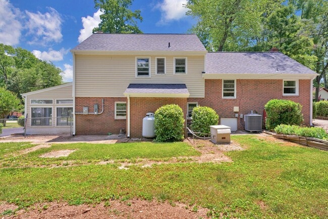 1100 Chiswick Rd in Richmond, VA - Building Photo - Building Photo