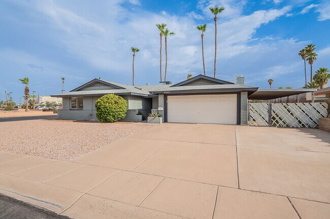 2543 E Huntington Dr in Tempe, AZ - Foto de edificio - Building Photo