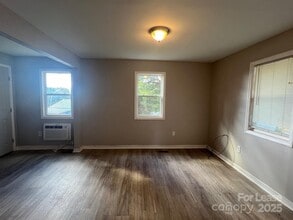 849 6th Ave SW in Hickory, NC - Building Photo - Building Photo