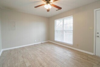 915 State Line Rd in Oak Grove, KY - Building Photo - Building Photo