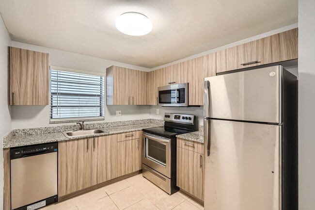 Viewmax Apartments in Lauderhill, FL - Foto de edificio - Building Photo