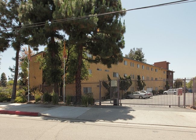 Harbor Verde Apartments in Wilmington, CA - Building Photo - Building Photo