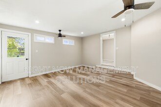 413 Chestnut St in Mountain Home, ID - Building Photo - Building Photo