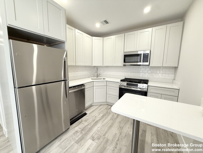 10 Cawfield St, Unit #3, Unit #3