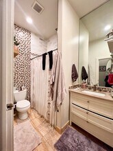 2303 W North Ave in Chicago, IL - Building Photo - Building Photo