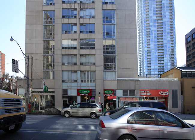 35-43 Eglinton Ave E in Toronto, ON - Building Photo - Building Photo