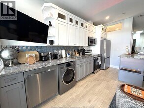 477 Pelissier St in Windsor, ON - Building Photo - Building Photo