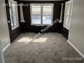859 Kenmore Blvd in Akron, OH - Building Photo - Building Photo