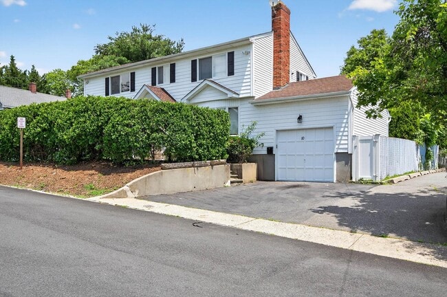10 Franklin Ave in Glen Cove, NY - Building Photo - Building Photo
