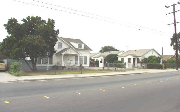 4944 Santa Ana St in Cudahy, CA - Building Photo