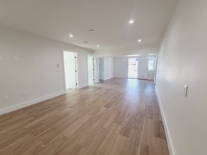 9949 Pinewood Ave, Unit 11 in Los Angeles, CA - Building Photo - Building Photo