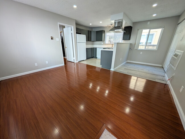 470 S Los Robles Ave, Unit 11 in Pasadena, CA - Foto de edificio - Building Photo