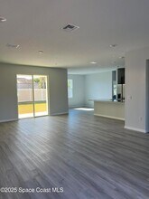 542 Lambright St SW in Palm Bay, FL - Foto de edificio - Building Photo