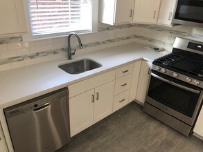 5710 Woodmont St-Unit -2 in Pittsburgh, PA - Building Photo - Building Photo