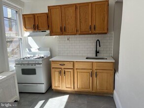 428 Dudley St in Philadelphia, PA - Building Photo - Building Photo