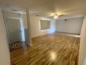 2240 Stoner St SW in Albuquerque, NM - Building Photo - Building Photo
