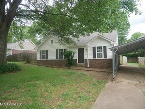 6525 Lynnfield Rd in Horn Lake, MS - Building Photo - Building Photo