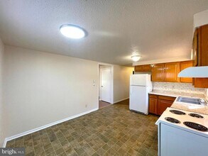 21341 Cambridge Ave in Lexington Park, MD - Building Photo - Building Photo